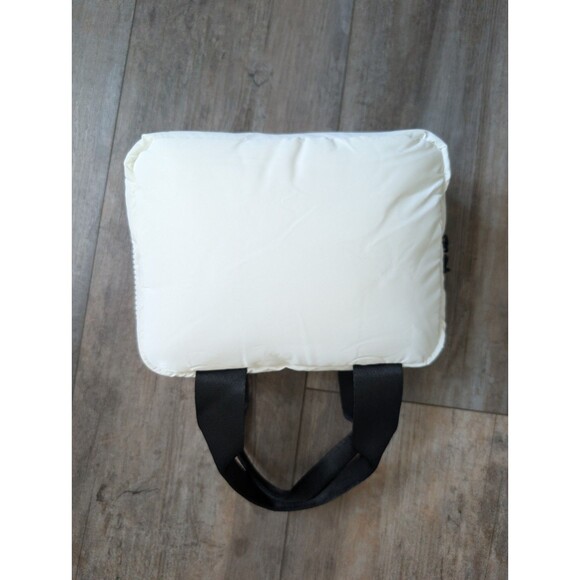 CHANEL Cosmetics Mini Bag Mini Boston Bag Pouch White Limited Edition New - Picture 4 of 11